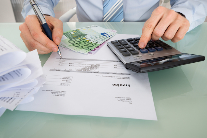 What’s the Difference between Invoice and Cash Receipts Basis Accounting?